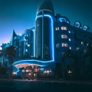 Hotel Blue - Oază de Răsfăț și Eleganță